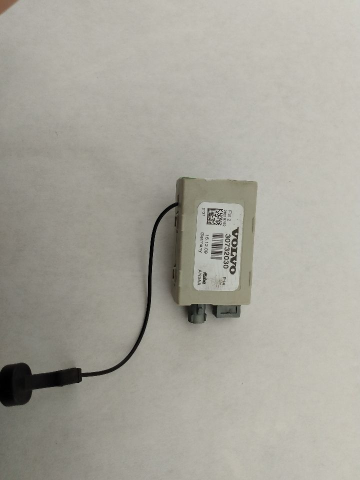 Volvo C30 Right Side Antenna Amplifier