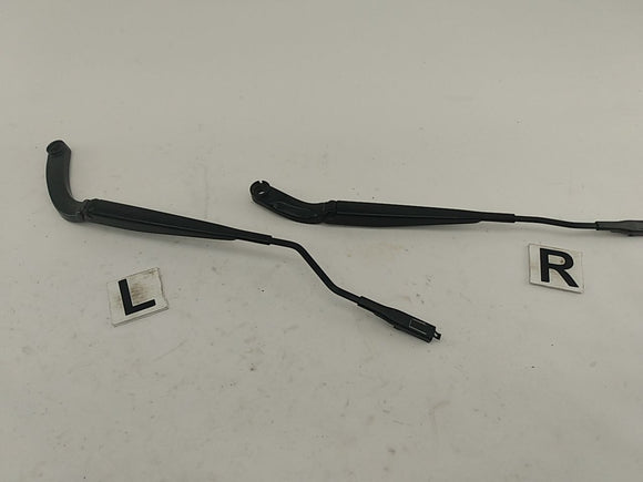 Ford Mustang Windshield Wiper Arm Set