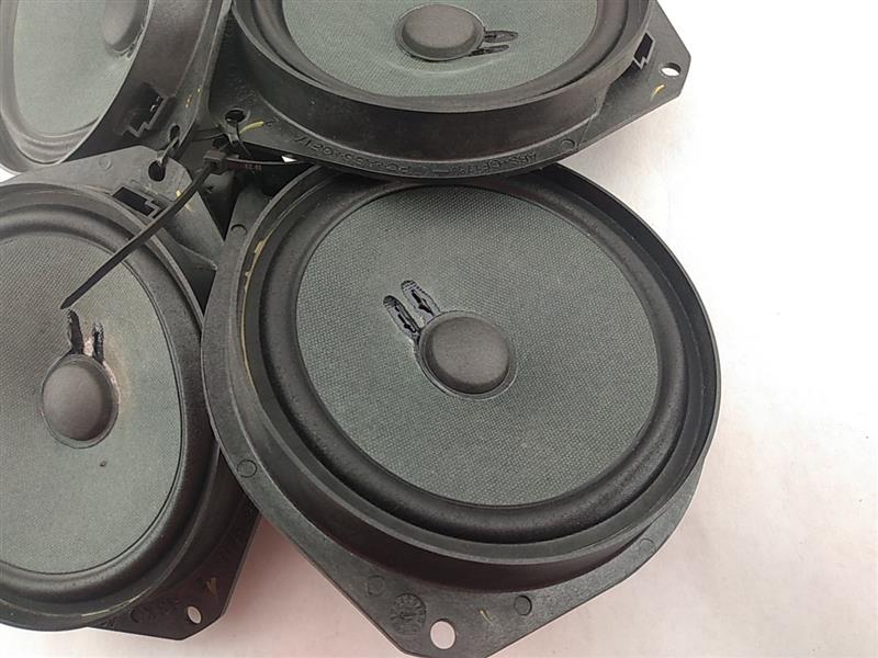 Alfa Romeo Giulia Speaker Set
A0121I08