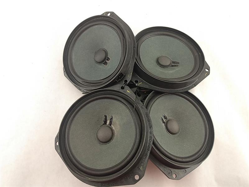 Alfa Romeo Giulia Speaker Set
A0121I08