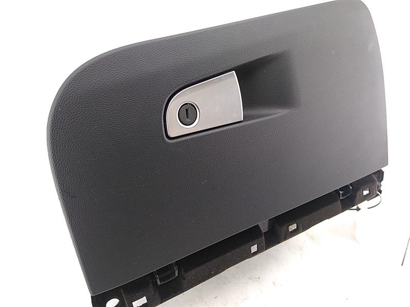 Alfa Romeo Giulia Glove Box