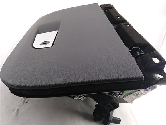 Alfa Romeo Giulia Glove Box
