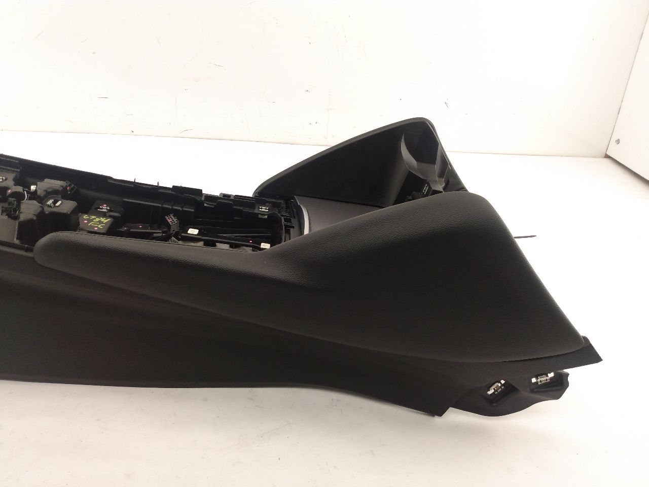 Alfa Romeo Giulia Center Console 
0129332B83