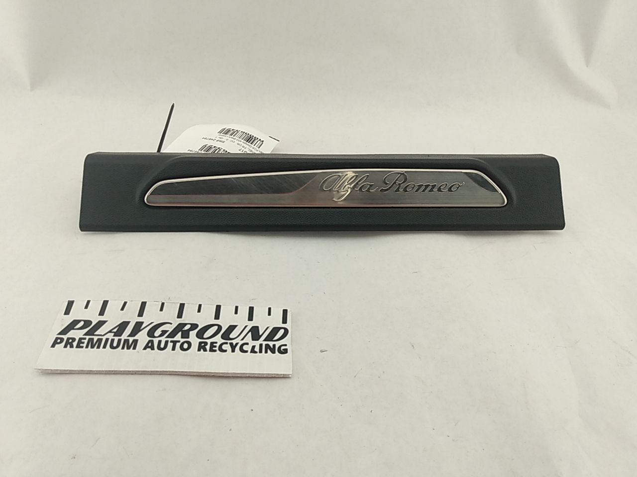 Alfa Romeo Giulia Front Left Door Sill
156107575
156107576
156107577