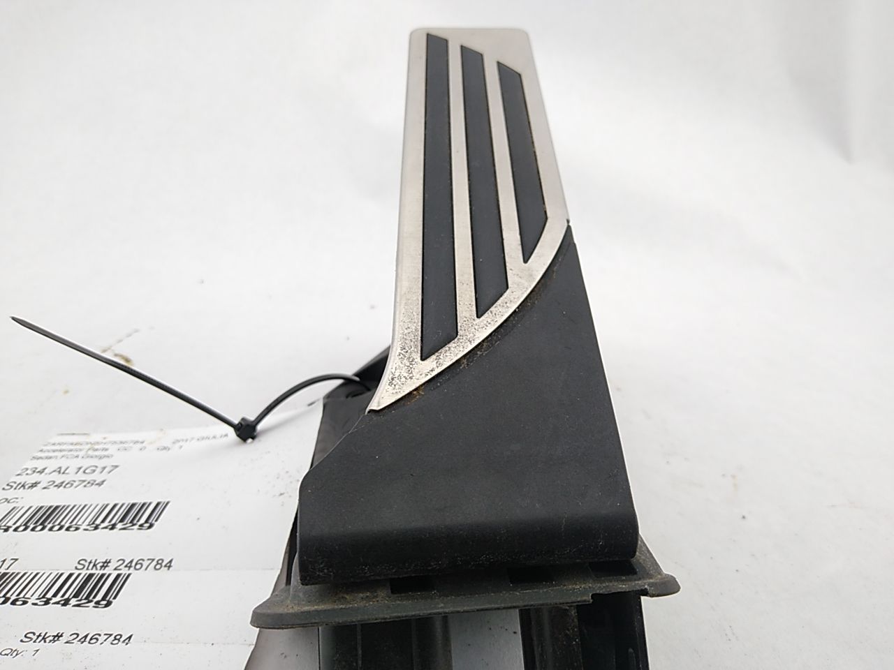 Alfa Romeo Giulia Accelerator Pedal 
00505495400