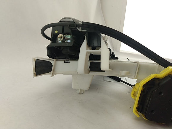 Alfa Romeo Giulia Front Right Door Handle
50545346