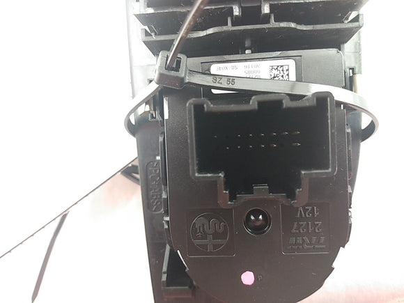 Alfa Romeo Giulia Front Left Window Switch
01561291690
01561181990