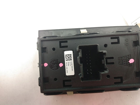 Alfa Romeo Giulia Front Right Window Switch 
01561092280