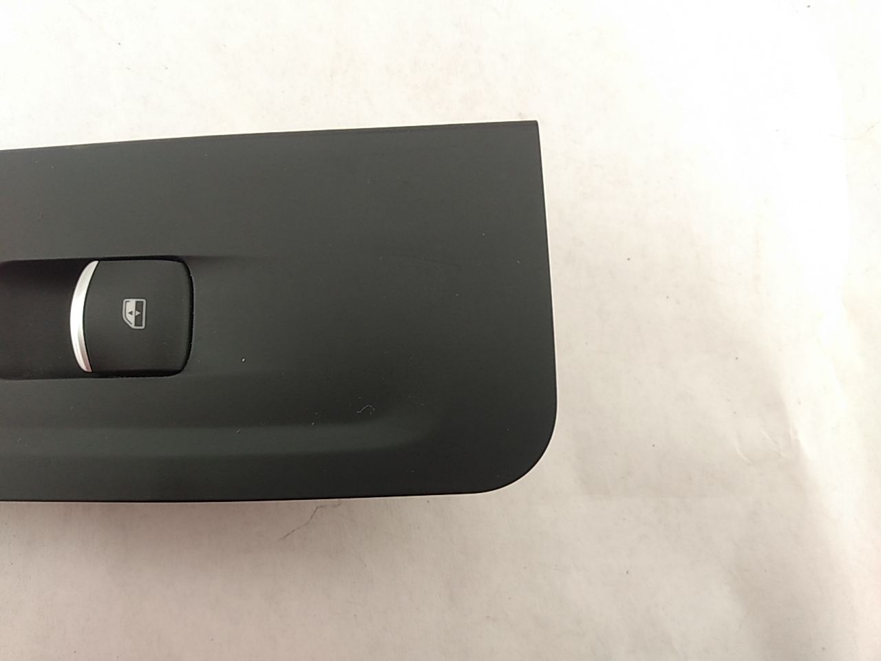 Alfa Romeo Giulia Front Right Window Switch 
01561092280