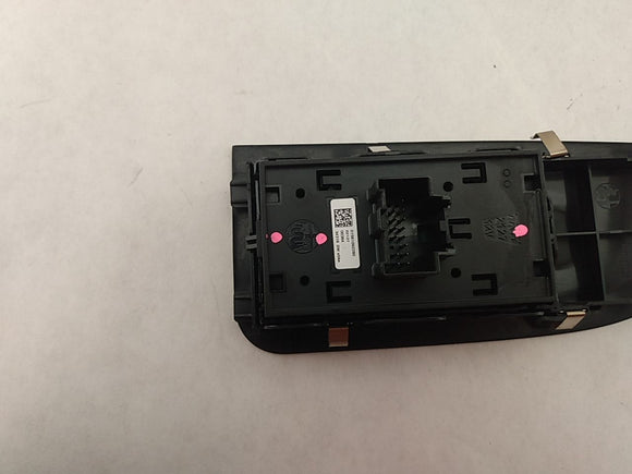 Alfa Romeo Giulia Front Right Window Switch 
01561092280