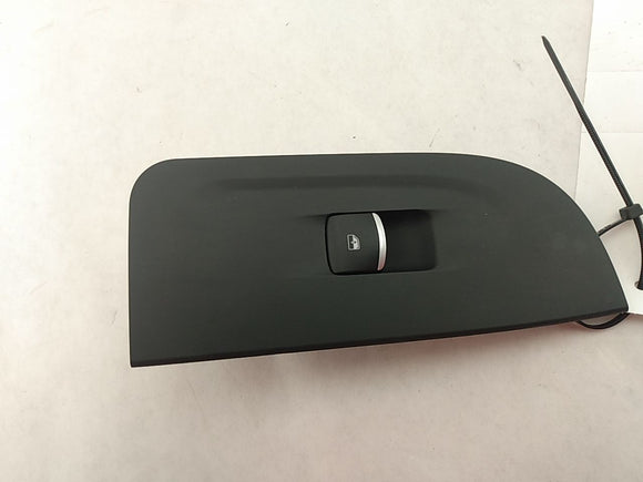 Alfa Romeo Giulia Front Right Window Switch 
01561092280