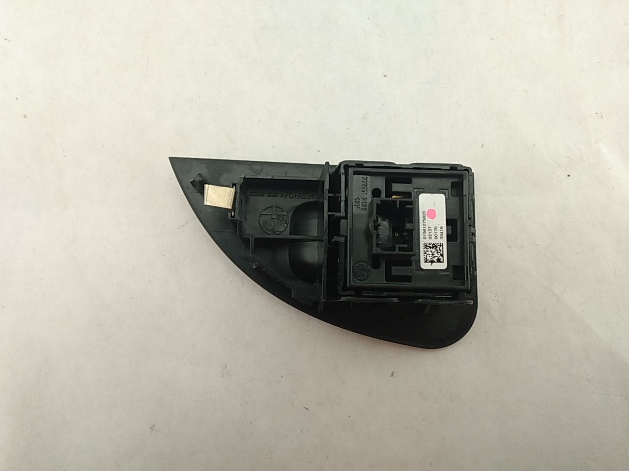 Alfa Romeo Giulia Rear Left Window Switch 
01561075620