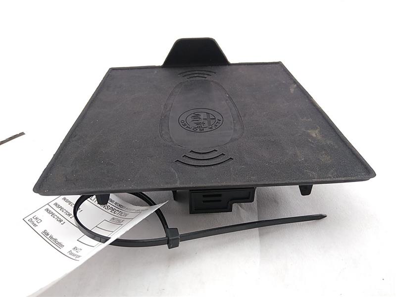 Alfa Romeo Giulia Wireless Key Charging Pad
156108127