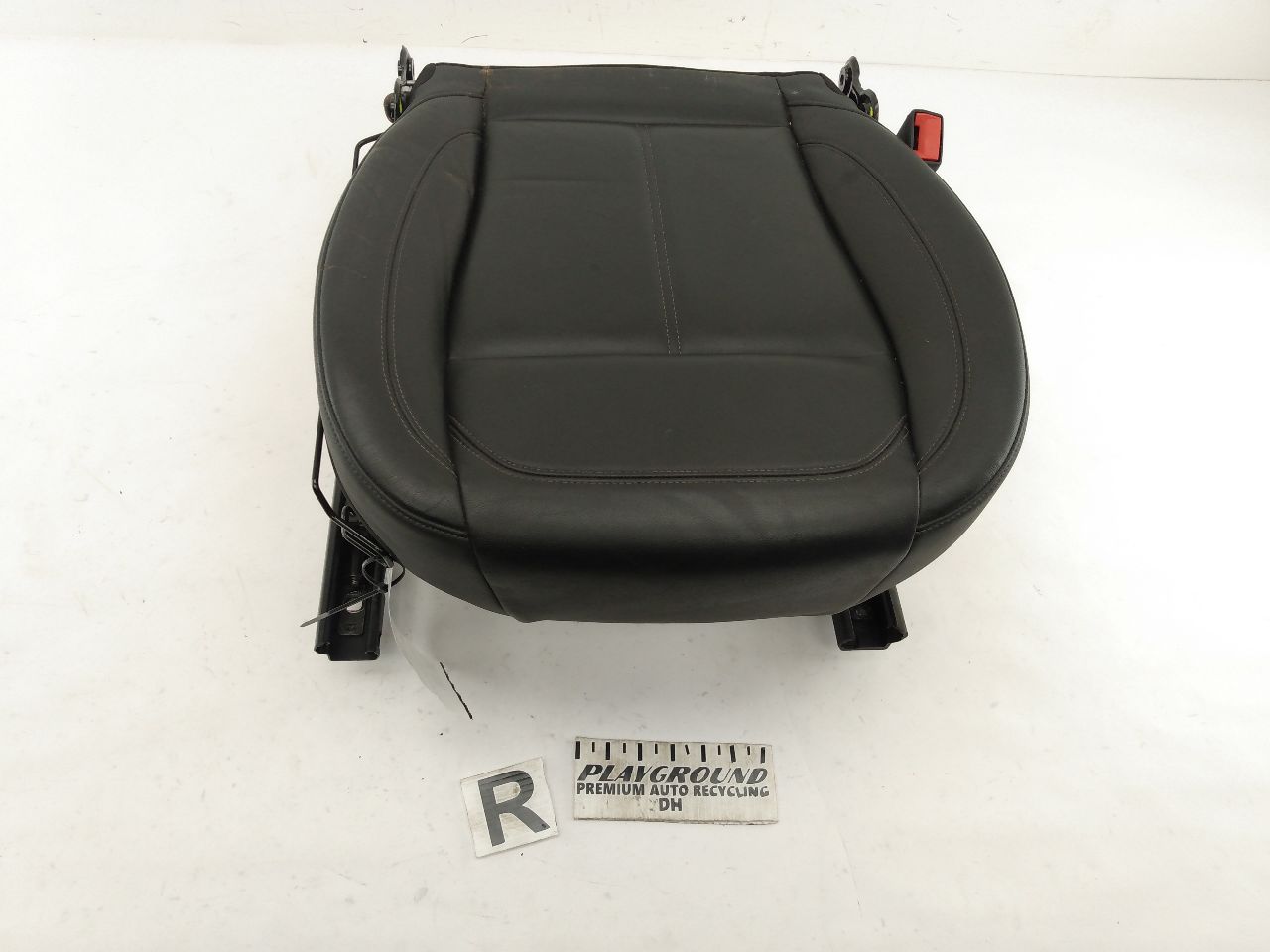 Alfa Romeo Giulia Front Right Seat Lower Cushion 
212201