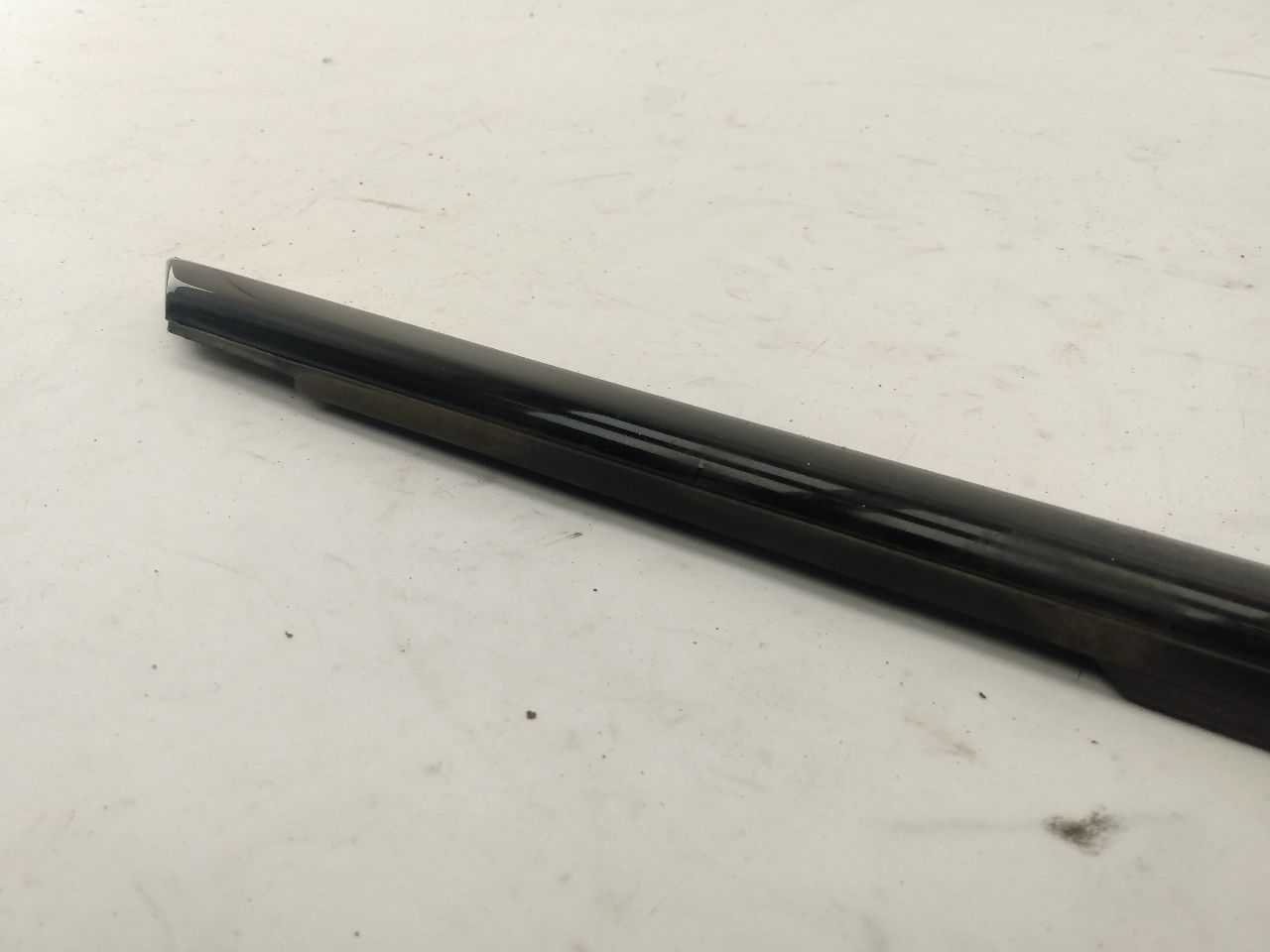 Alfa Romeo Giulia Front Right Exterior Door Window Sweep