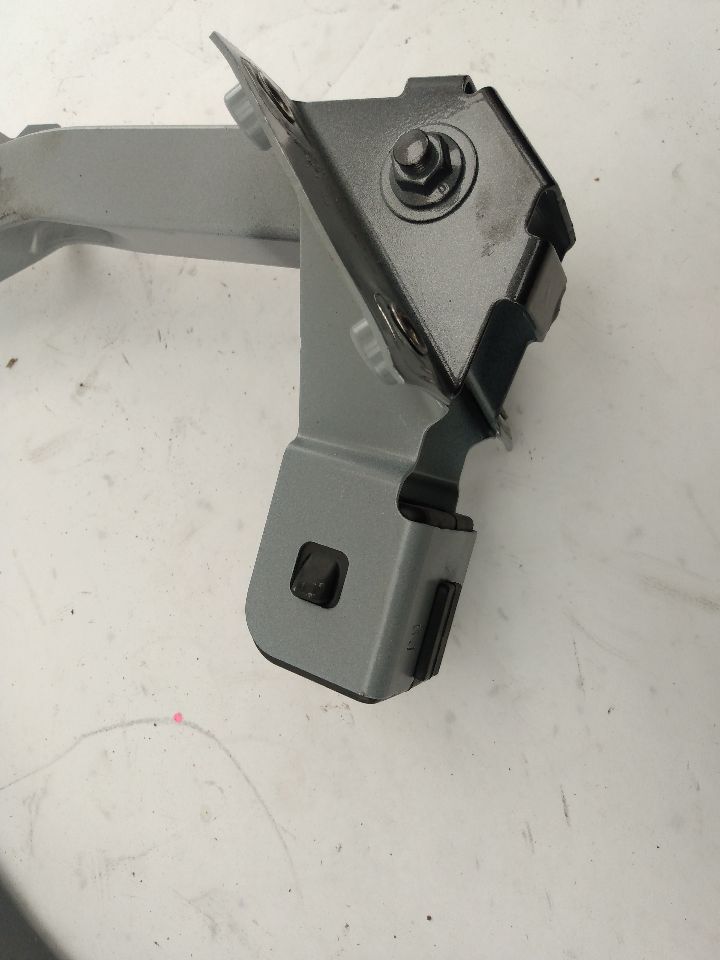 Alfa Romeo Giulia Rear Right Trunk Lid Hinge