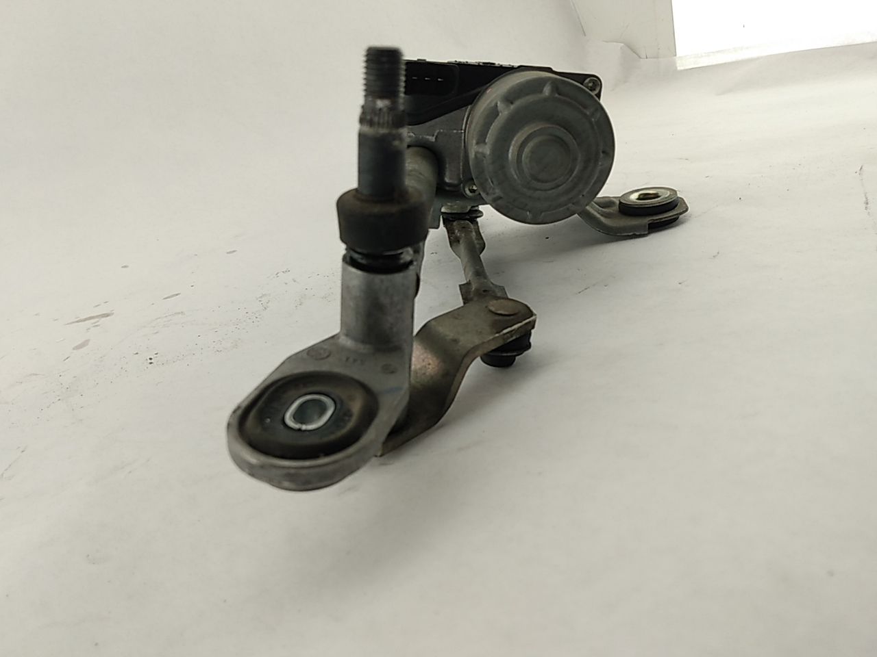 Alfa Romeo Giulia Windshield Wiper Motor 
00505434570