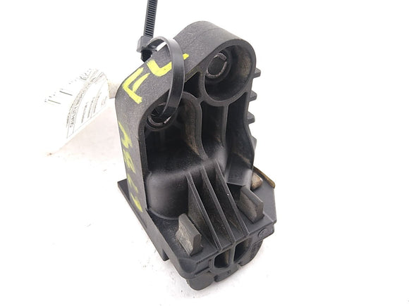 Alfa Romeo Giulia Radiator Bracket 
00505426860