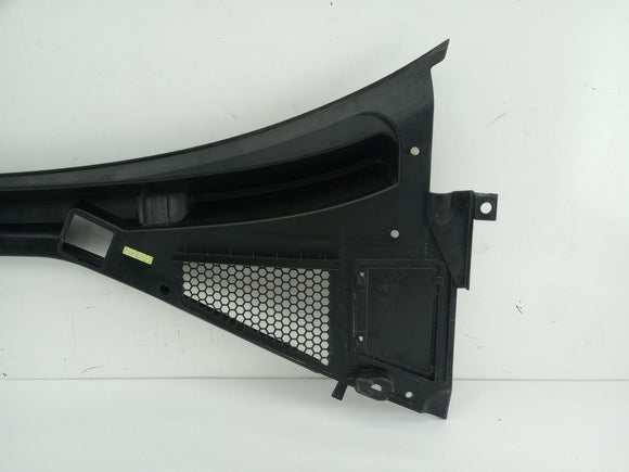 Alfa Romeo Giulia Wiper Cowl Panel 
50534709