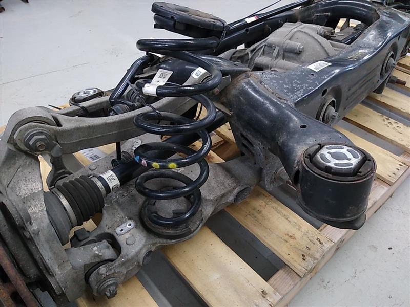 Alfa Romeo Giulia Rear Axle Differential Complete With Springs, Axle Assembly and K Frame 
00552759320