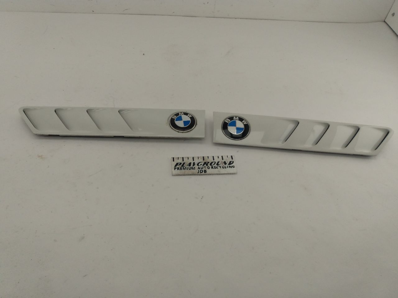 BMW Z3 Front Fender Moulding Set