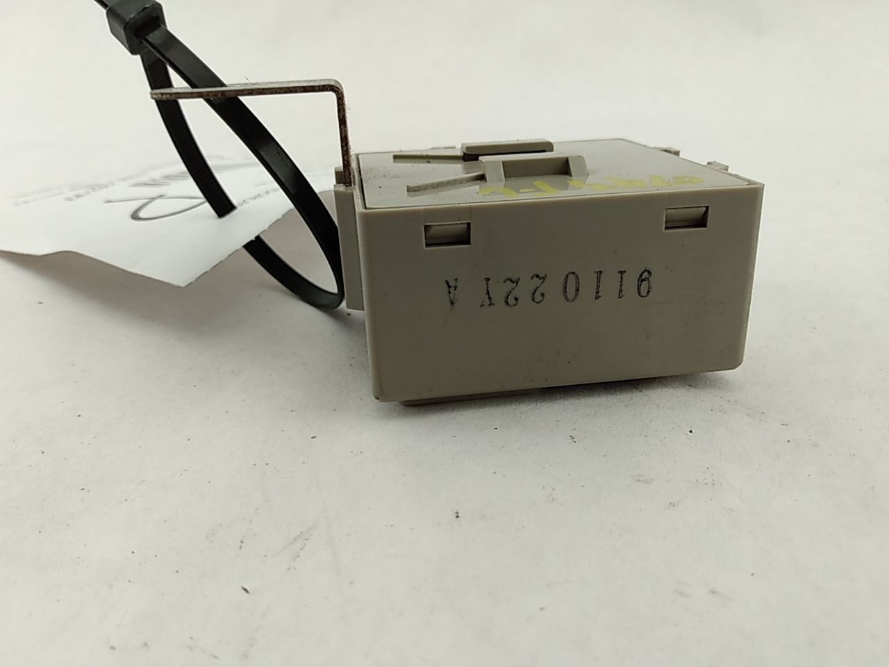 べいべい Toyota Land Cruiser Seat Belt Warning Module | Playground PAR