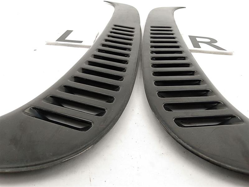 Toyota Land Cruiser Set Of Vents
62906-60020