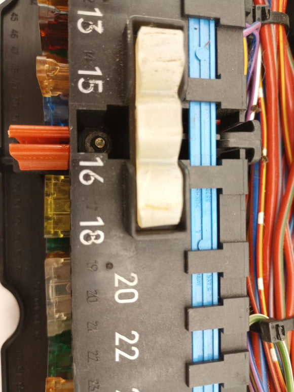 BMW 330Ci Front Fuse Box Relay