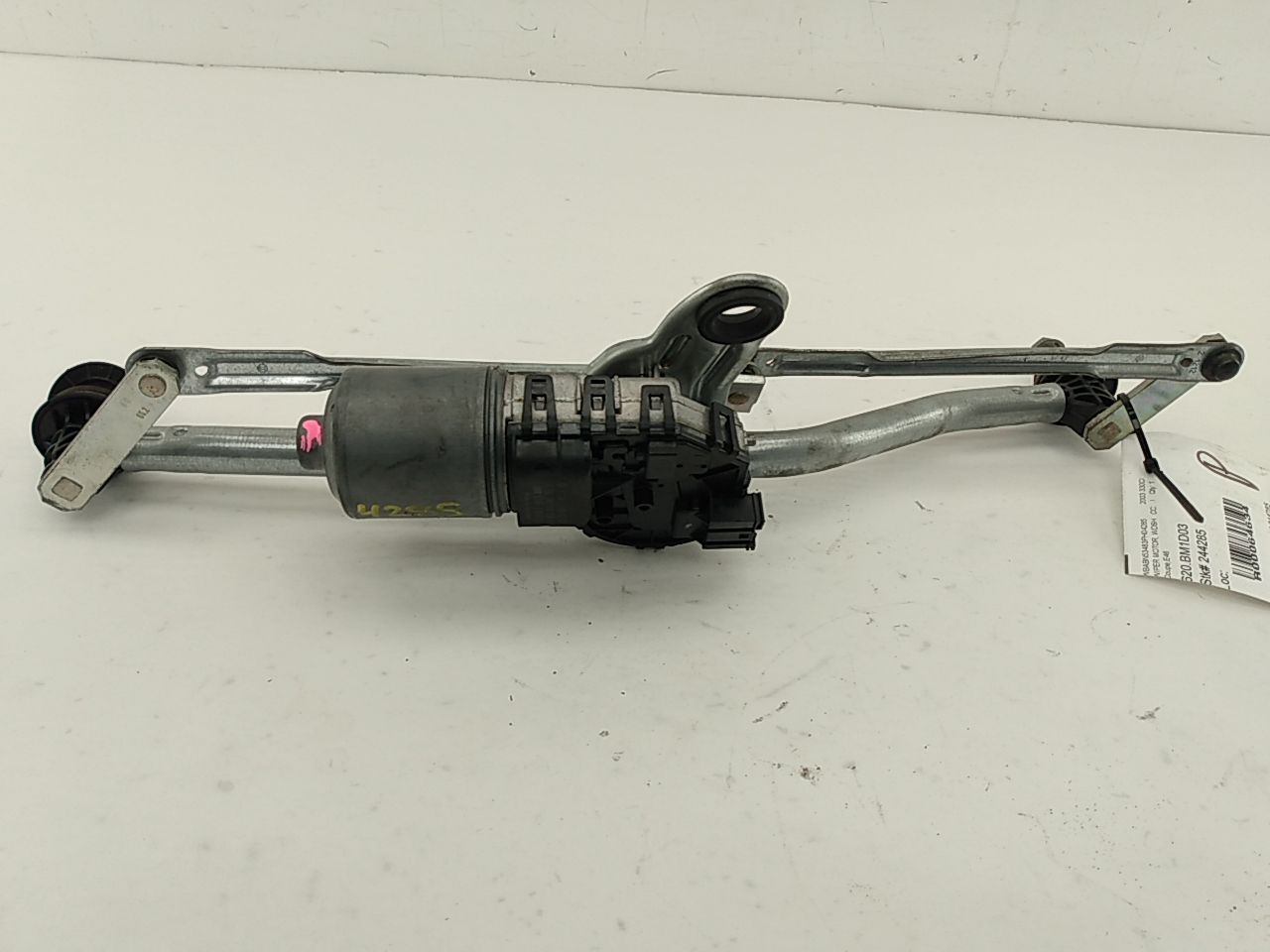 BMW 330Ci Front Windsheild Wiper Motor - 0