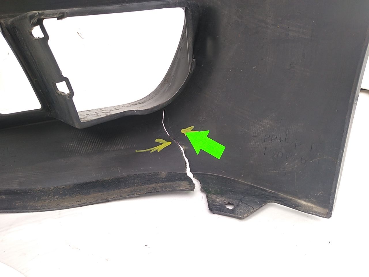 Lexus IS300 ***AS IS *** Front Bumper Cover