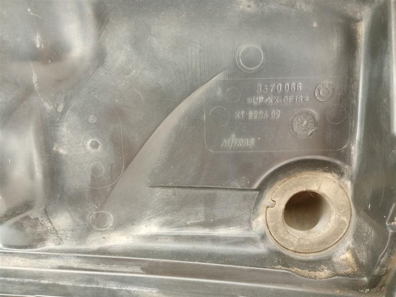 BMW 330Ci Air Microfilter Housing