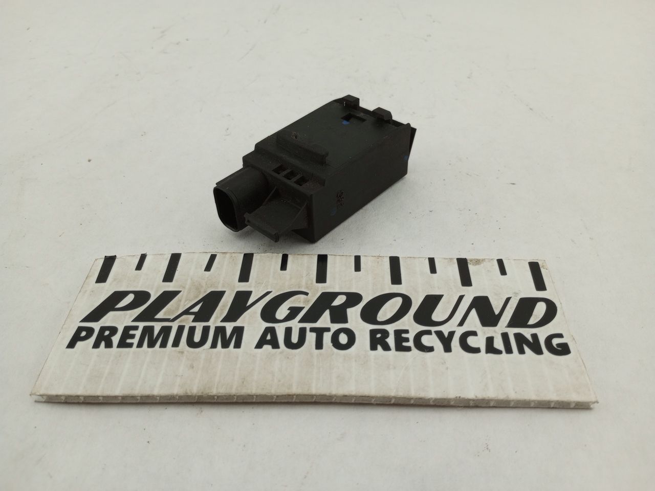 BMW 330Ci AUC Auxiliary Fan Relay Sensor