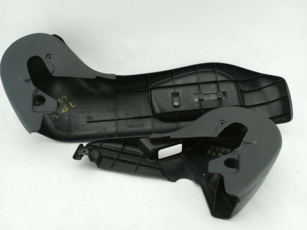 Lexus IS300 Pair Of Front Left Seat Trims