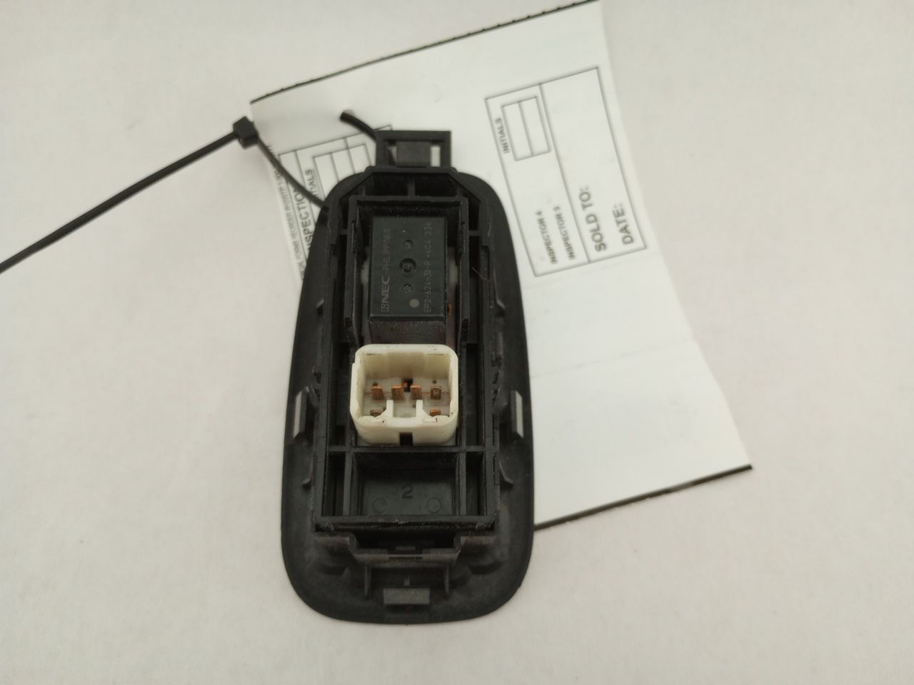 Lexus IS300 Rear Right Door Window Switch - 0