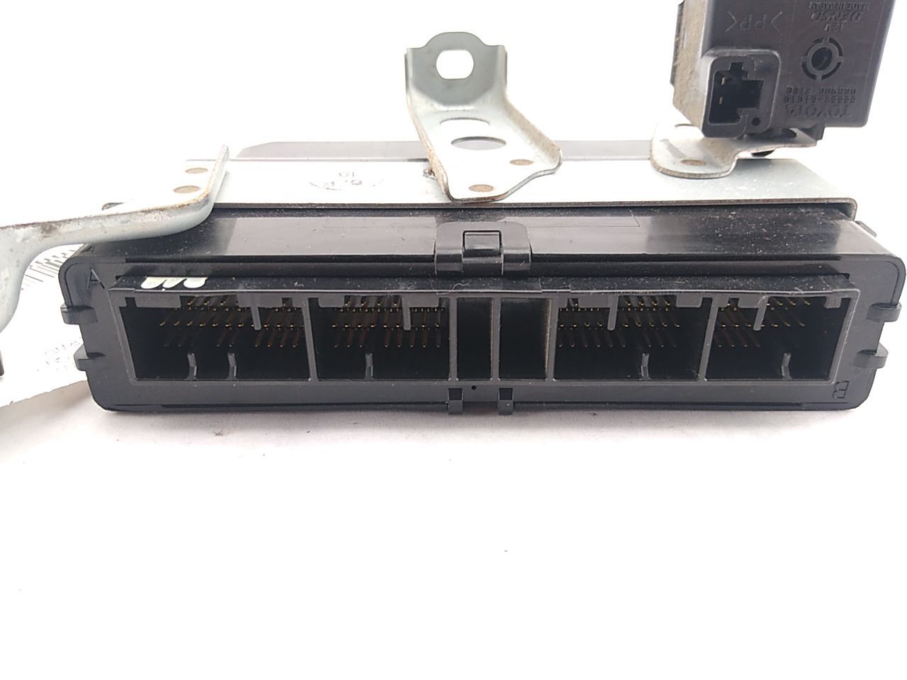 Lexus IS300 Chassis Control Module