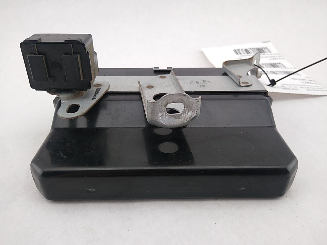 Lexus IS300 Chassis Control Module