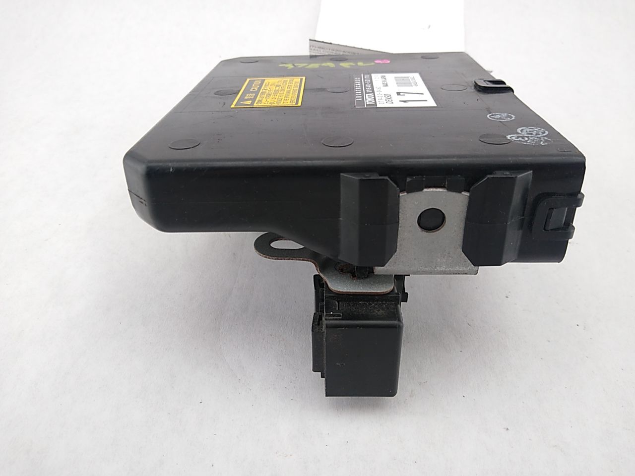Lexus IS300 Chassis Control Module