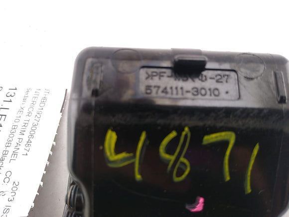 Lexus IS300 Center Console Ash Tray Compartment