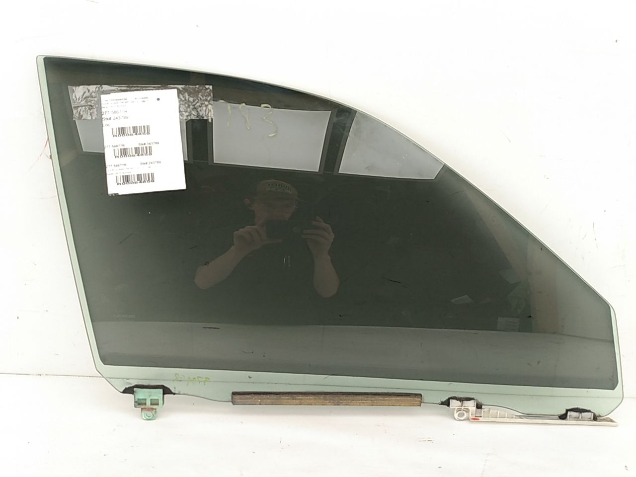Lexus IS300 Front Right Window Glass - 0