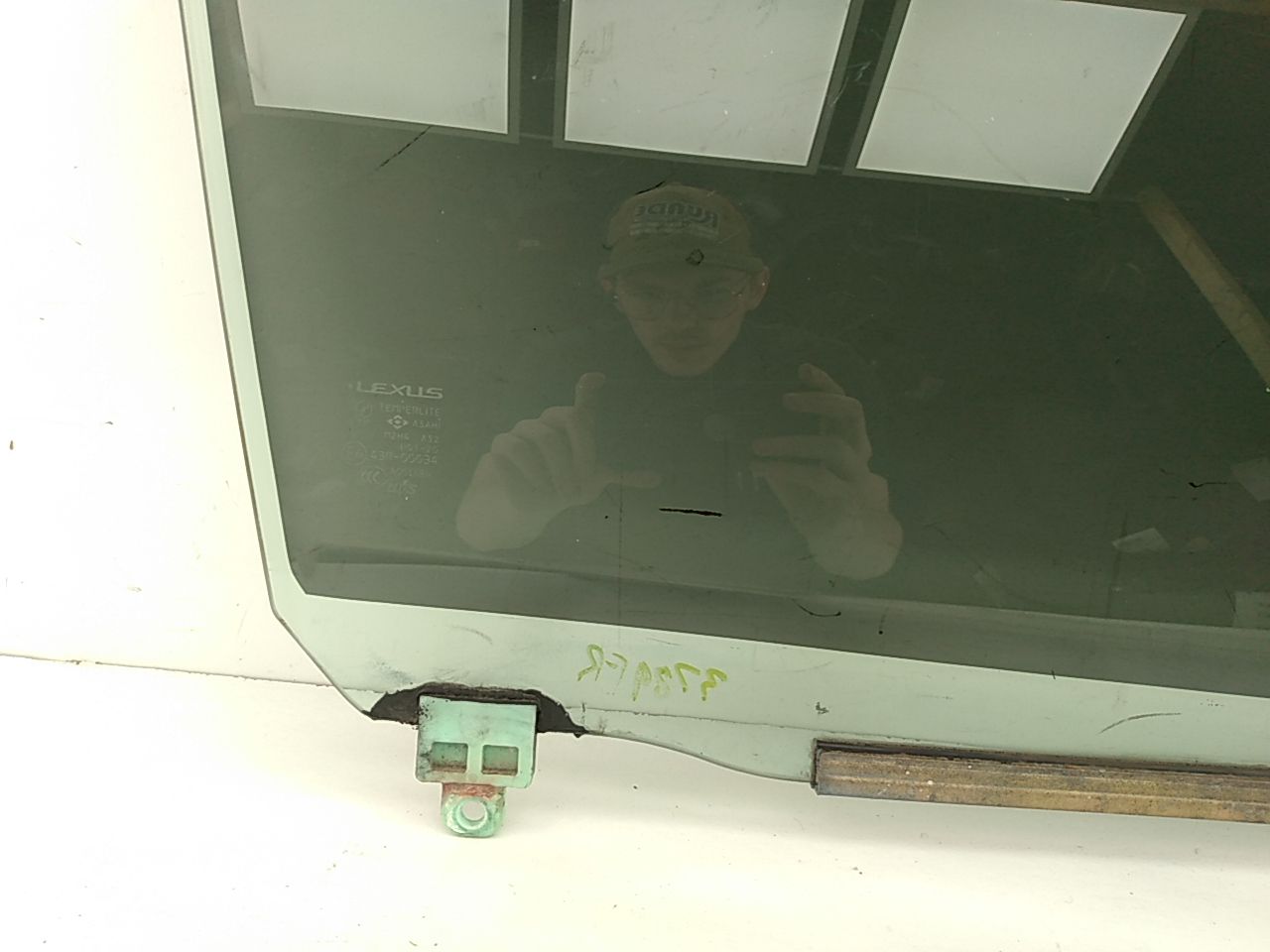 Lexus IS300 Front Right Window Glass