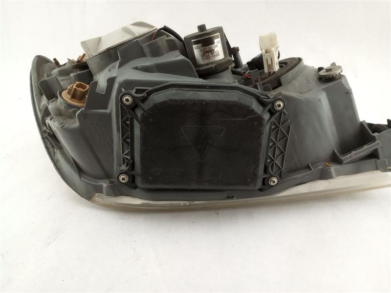 Lexus IS300 Front Left Headlight Assembly