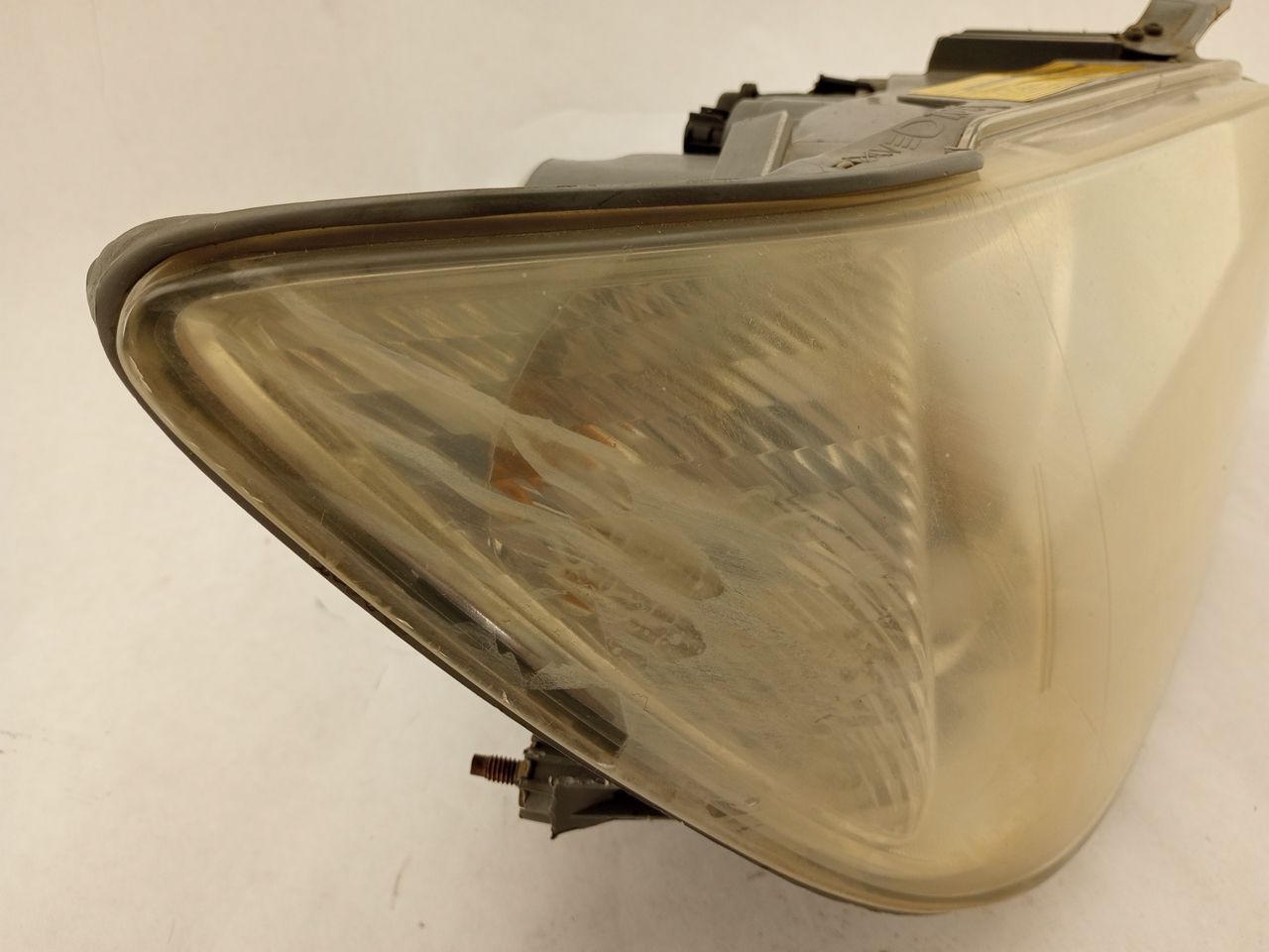 Lexus IS300 Front Right Headlight Assembly