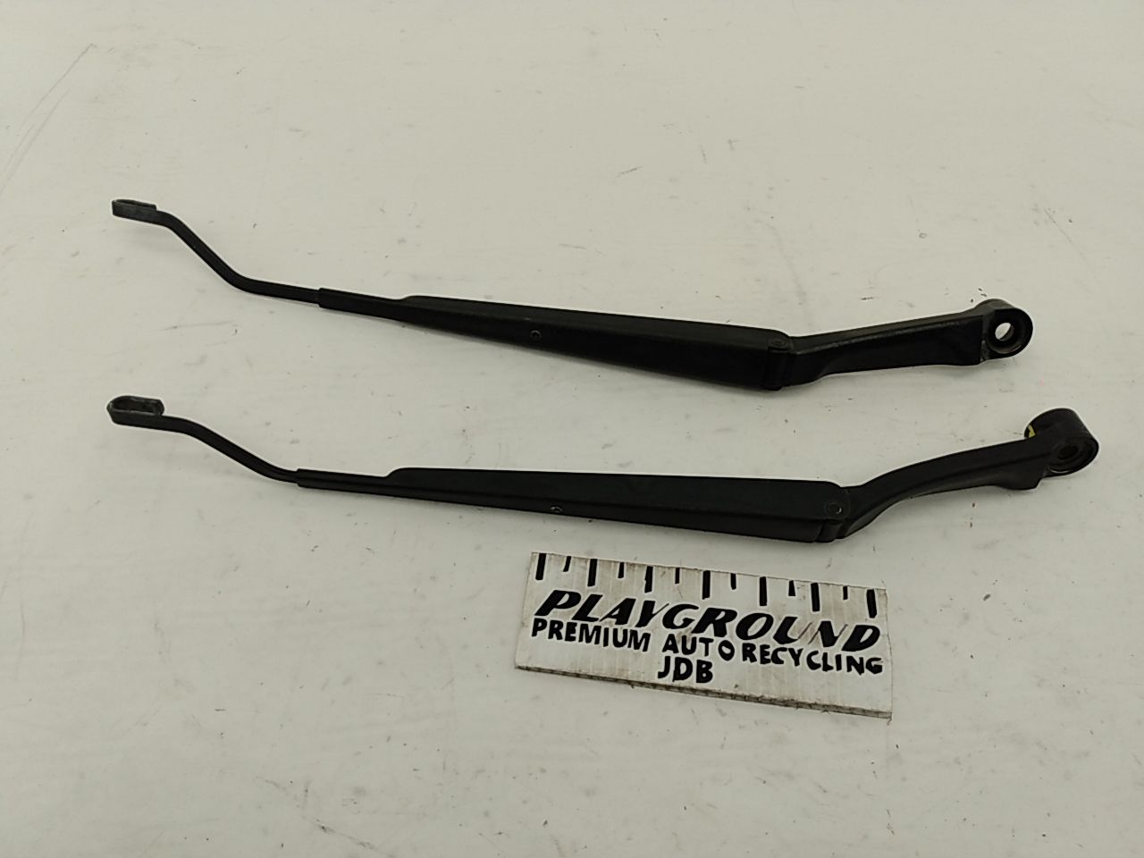 Lexus IS300 Pair Of Wiper Arms