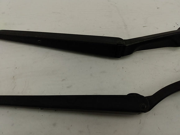 Lexus IS300 Pair Of Wiper Arms