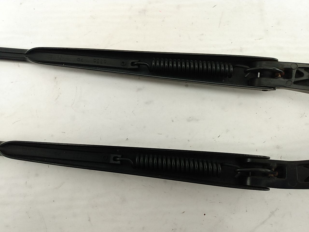 Lexus IS300 Pair Of Wiper Arms