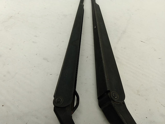 Lexus IS300 Pair Of Wiper Arms