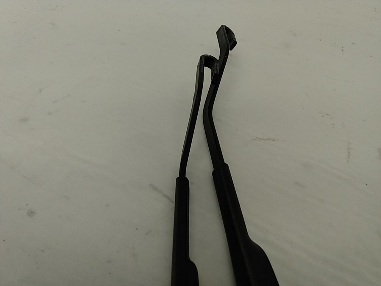 Lexus IS300 Pair Of Wiper Arms