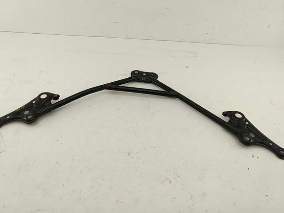 Lexus IS300 Front Lower H Bracket