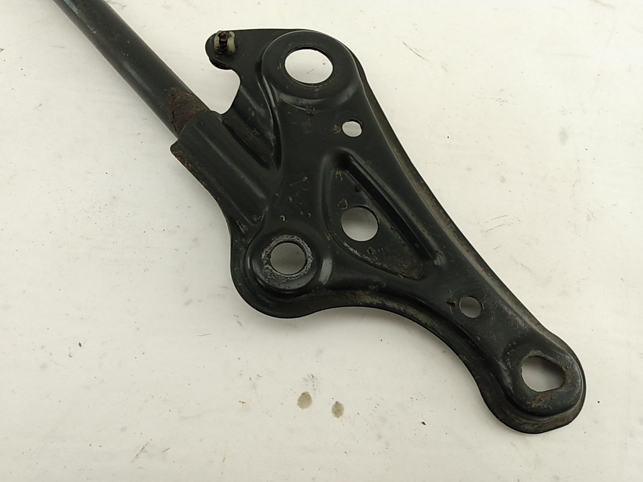 Lexus IS300 Front Lower H Bracket