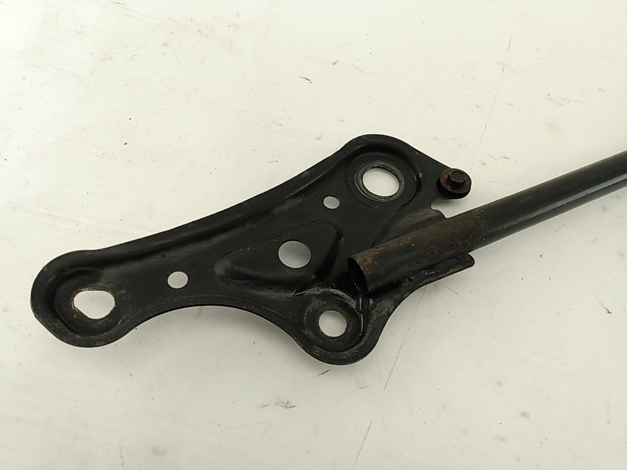 Lexus IS300 Front Lower H Bracket